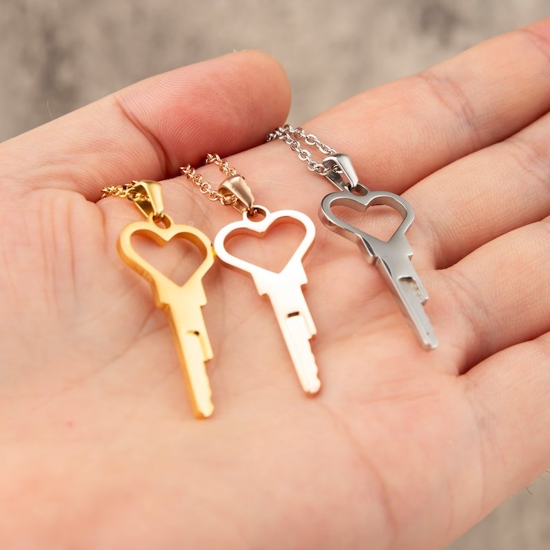 💝 Heart Shaped Key Necklace for chastity - Gold & Steel - Oxy-shop