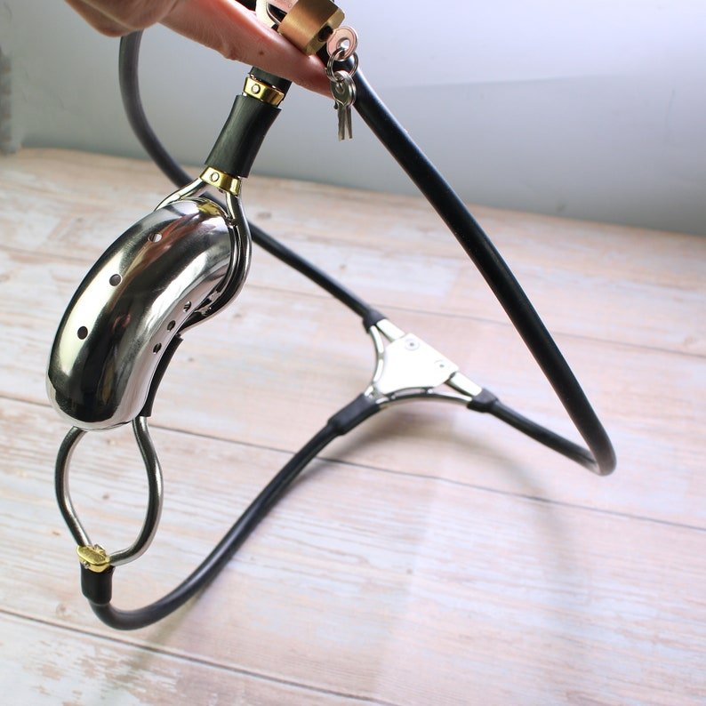 The Sissy Chastity Belt 02 - Oxy-shop