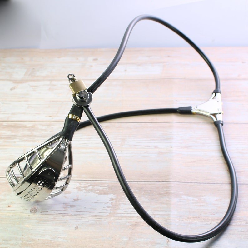The Sissy Chastity Belt 05 - Oxy-shop
