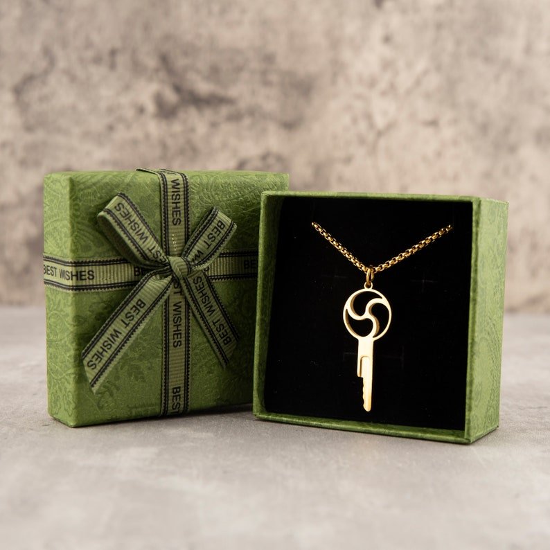 Triskelion Chastity Key Necklace - Gold & Steel - Oxy-shop