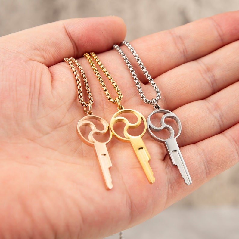 Triskelion Chastity Key Necklace - Gold & Steel - Oxy-shop