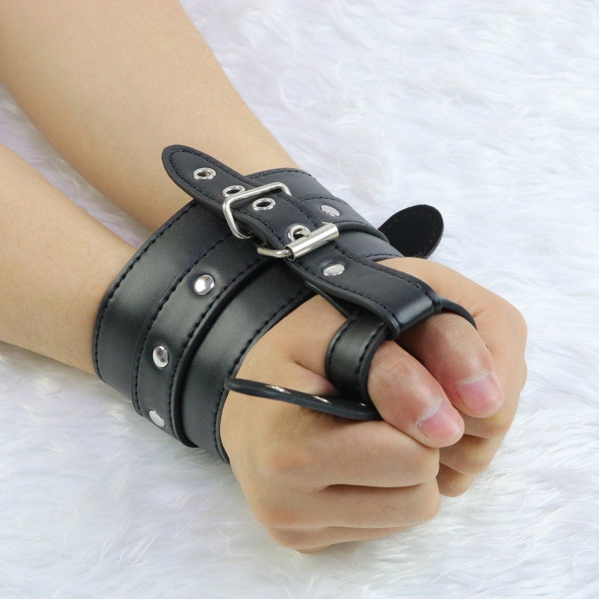 Wrist to Thumbs Cuffs - Oxy-shop